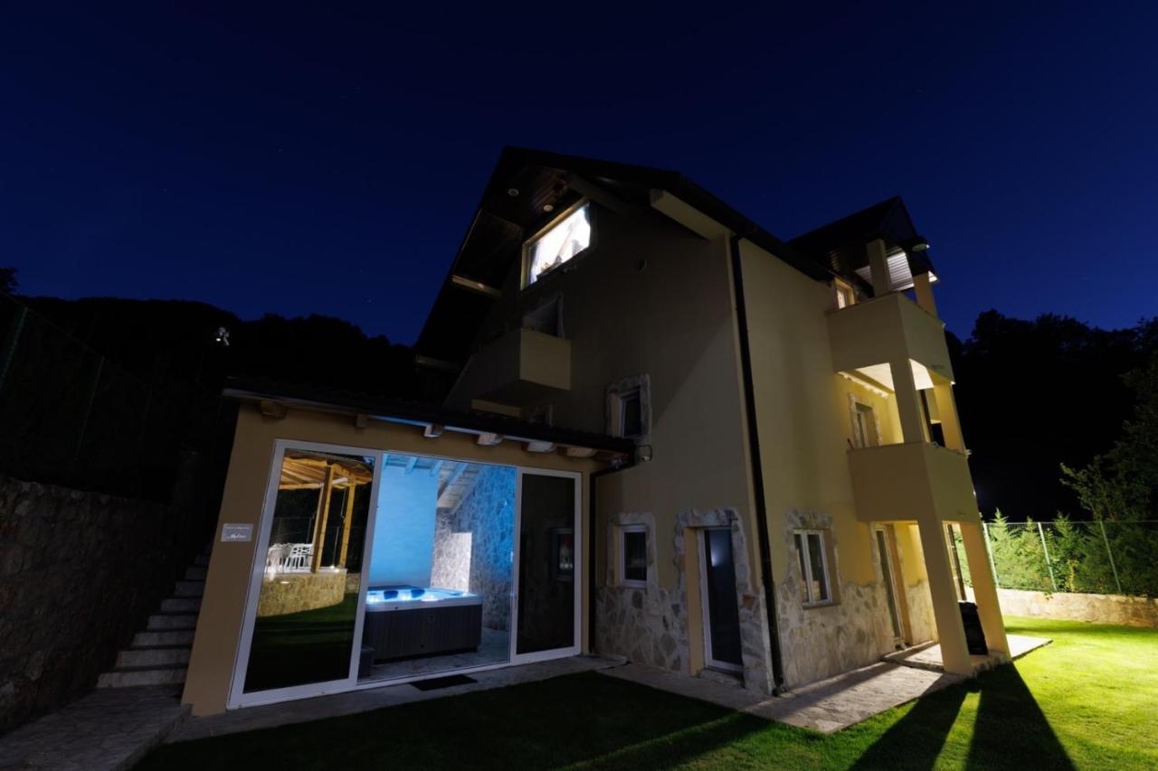 Family Spa Apartments Sunny&Shiny Savnik Buitenkant foto